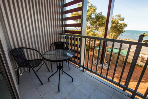 Beadon Bay Hotel - Accommodation Directory 7