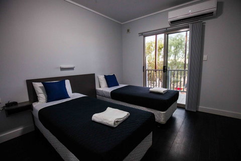 Beadon Bay Hotel - Accommodation Directory 6