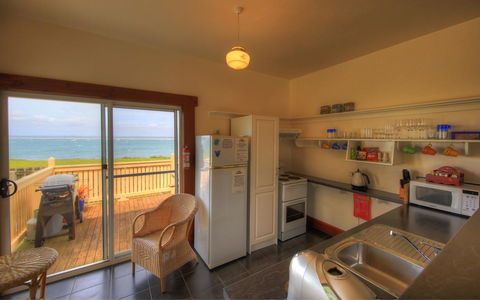Stanley Village Waterfront Accommodation - Accommodation Directory 19