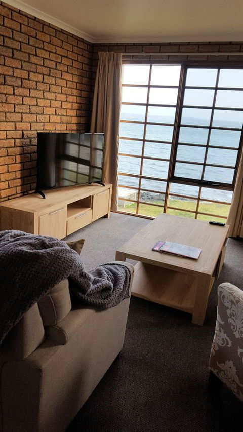 Stanley Village Waterfront Accommodation - Accommodation Directory 3