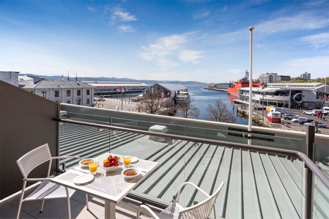 Customs House Hotel - Accommodation Directory 15