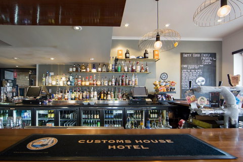 Customs House Hotel - Accommodation Directory 33