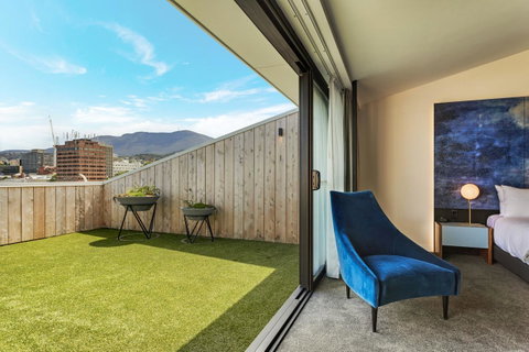 MACq 01 Hotel - Accommodation Directory 6