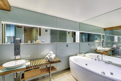 The Henry Jones Art Hotel - Accommodation Directory 20