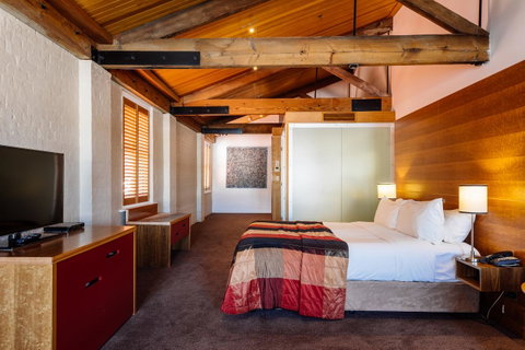 The Henry Jones Art Hotel - Accommodation Directory 25