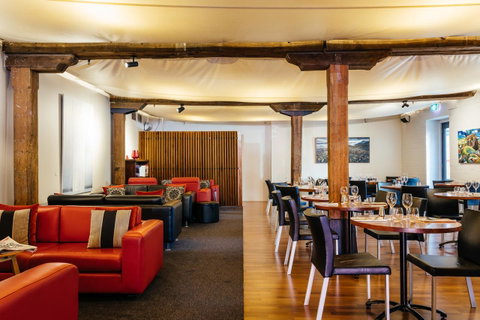 The Henry Jones Art Hotel - Accommodation Directory 32