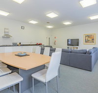 4 Bedroom House - Hobart CBD - Free Parking - Accommodation Directory