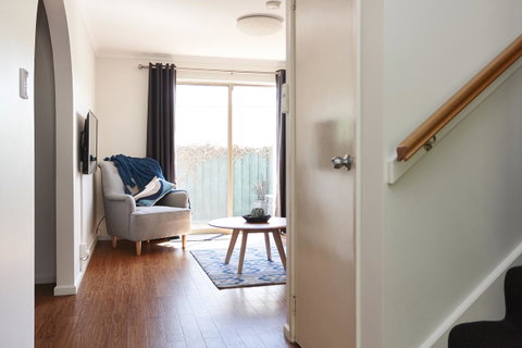 Elphin Serviced Apartments - Accommodation Directory 36