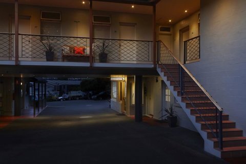 Elphin Serviced Apartments - Accommodation Directory 20