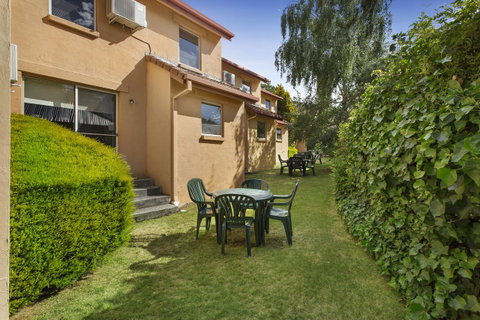 Elphin Serviced Apartments - Accommodation Directory 41