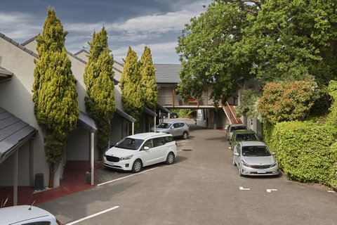 Elphin Serviced Apartments - Accommodation Directory 12