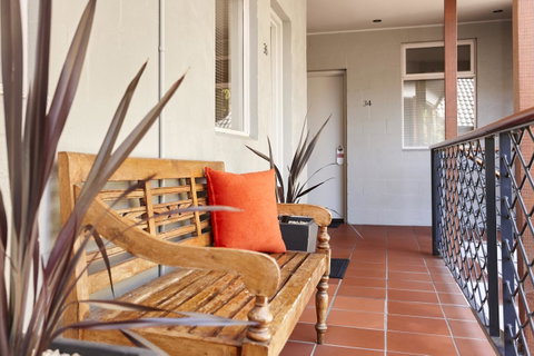 Elphin Serviced Apartments - Accommodation Directory 17