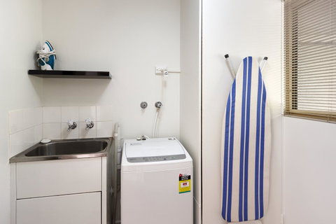 Elphin Serviced Apartments - Accommodation Directory 28