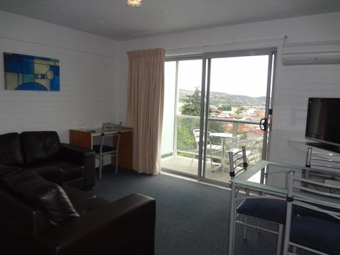 Adina Place Motel Apartments - Accommodation Directory 19