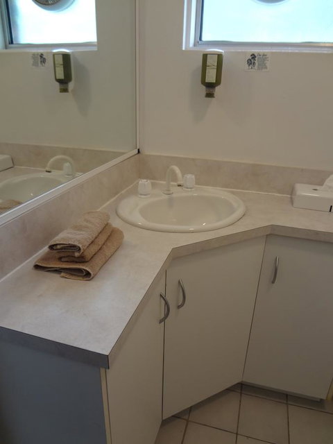 Adina Place Motel Apartments - Accommodation Directory 24