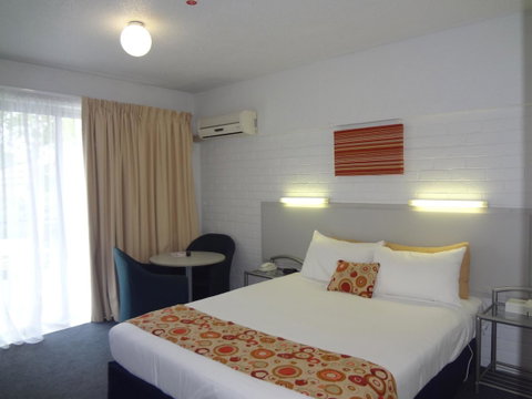 Adina Place Motel Apartments - Accommodation Directory 17