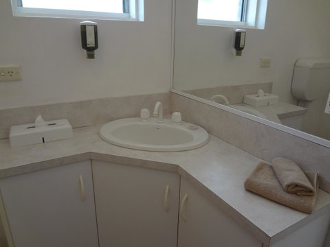Adina Place Motel Apartments - Accommodation Directory 31