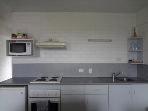 Adina Place Motel Apartments - Accommodation Directory 26