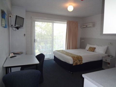Adina Place Motel Apartments - Accommodation Directory 30
