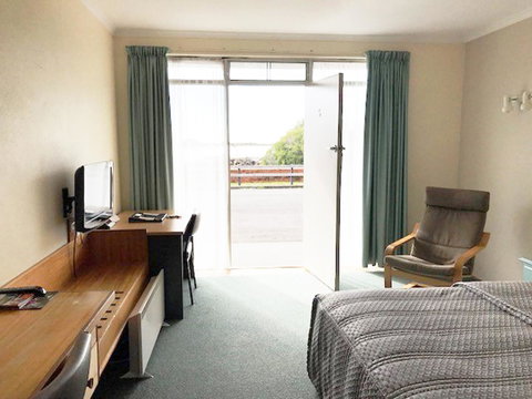 The Waterfront Wynyard - Accommodation Directory 38