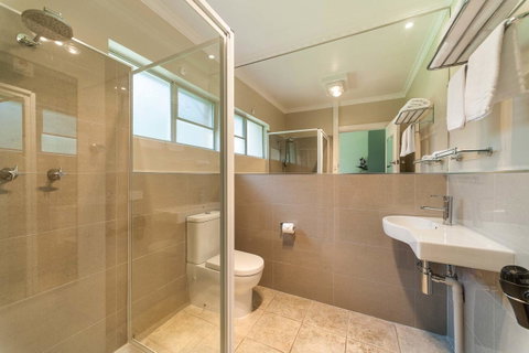 The Waterfront Wynyard - Accommodation Directory 23