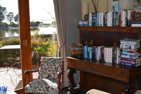 The Waterfront Wynyard - Accommodation Directory 9