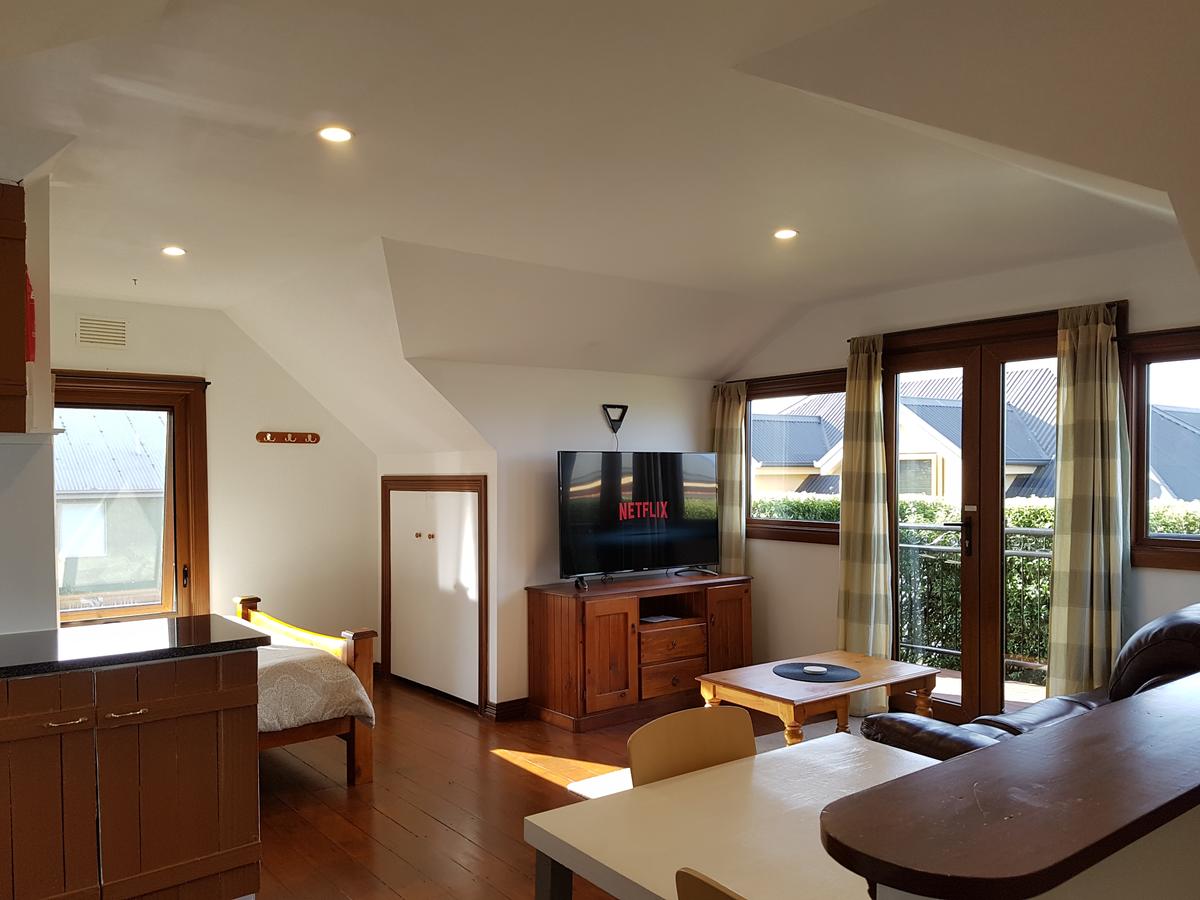 Riverside TAS Accommodation Directory