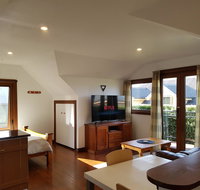 Riverside StudioPrivate - Accommodation Directory