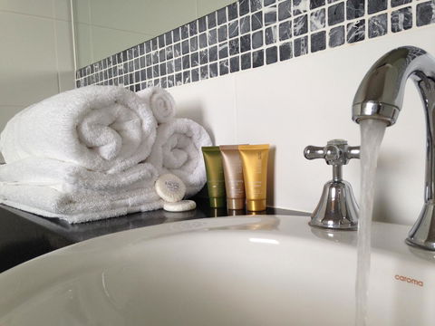 Auldington Hotel - Accommodation Directory 14