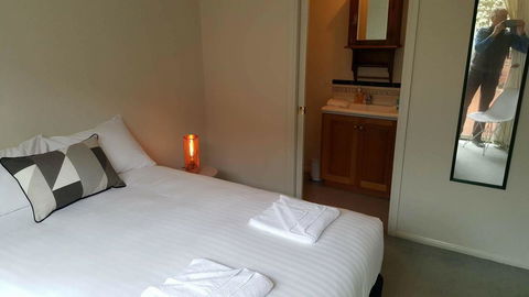 City Townhouse Walking Distance To City - Accommodation Directory 3