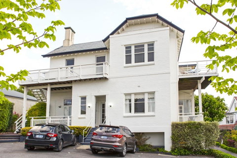 Highbury Apartments - Accommodation Directory 12