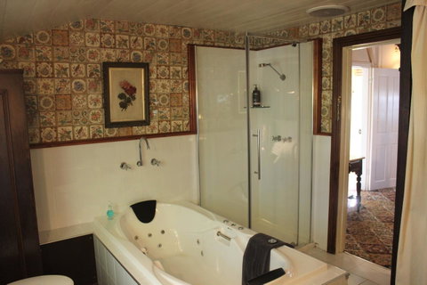 Alice\'s Cottages - Accommodation Directory 7