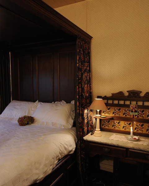 Alice\'s Cottages - Accommodation Directory 17