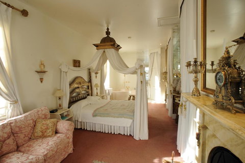 Alice\'s Cottages - Accommodation Directory 10