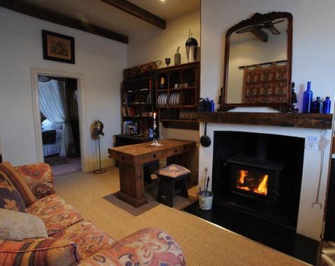 Alice\'s Cottages - Accommodation Directory 12
