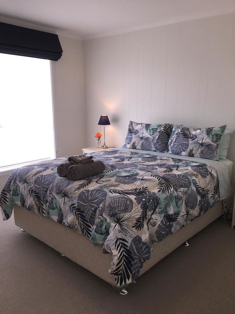 Swansea Beach House Oceanfront - Accommodation Directory 14