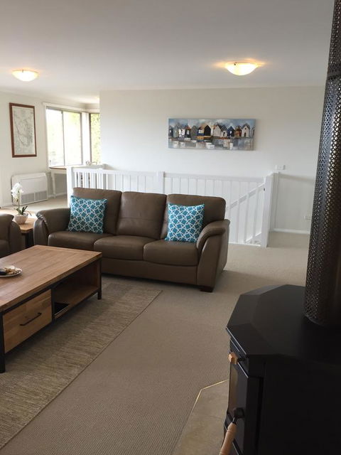 Swansea Beach House Oceanfront - Accommodation Directory 11