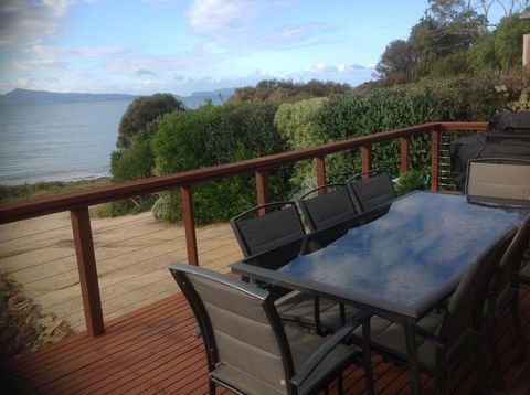 Swansea Beach House Oceanfront - Accommodation Directory 5