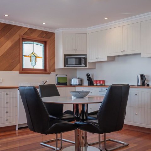 Cod Rock Point - Accommodation Directory 10