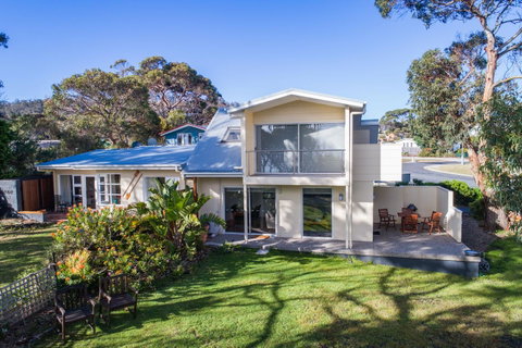 Cod Rock Point - Accommodation Directory 2