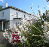 The Grove Cottages - Accommodation Directory