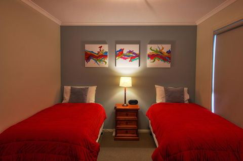 Hobart Villa - Accommodation Directory 8