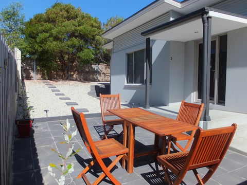 Hobart Villa - Accommodation Directory 14