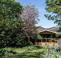 Nest House Bright - Accommodation Directory