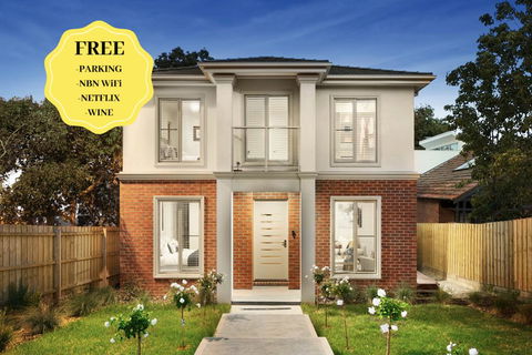 NEW Inner Melb Luxury Modern Grand Holiday House - Great Location, Wifi, Parking - Accommodation Directory 0