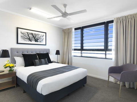 Oaks Mackay Carlyle Suites - Accommodation Directory 1