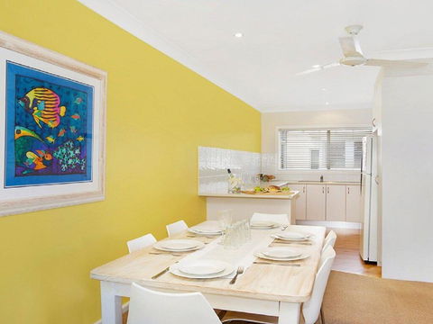 Ocean Blue Apartment Three - Apartment On 2nd Level - Accommodation Directory 2