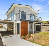 Ocean Chill 10 Minutes Drive to Phillip Island Pet Friendly Family Home Sleeps 8 - Accommodation Directory