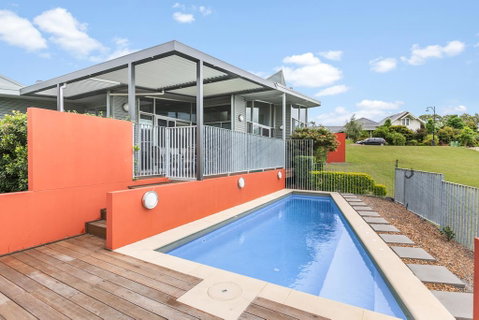Olive Lakes - Accommodation Directory 0