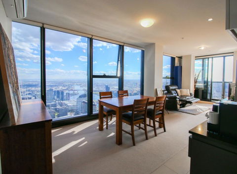 ON TOP OF THE WORLD - BEST VIEWS IN MELBOURNE !! - Accommodation Directory 1